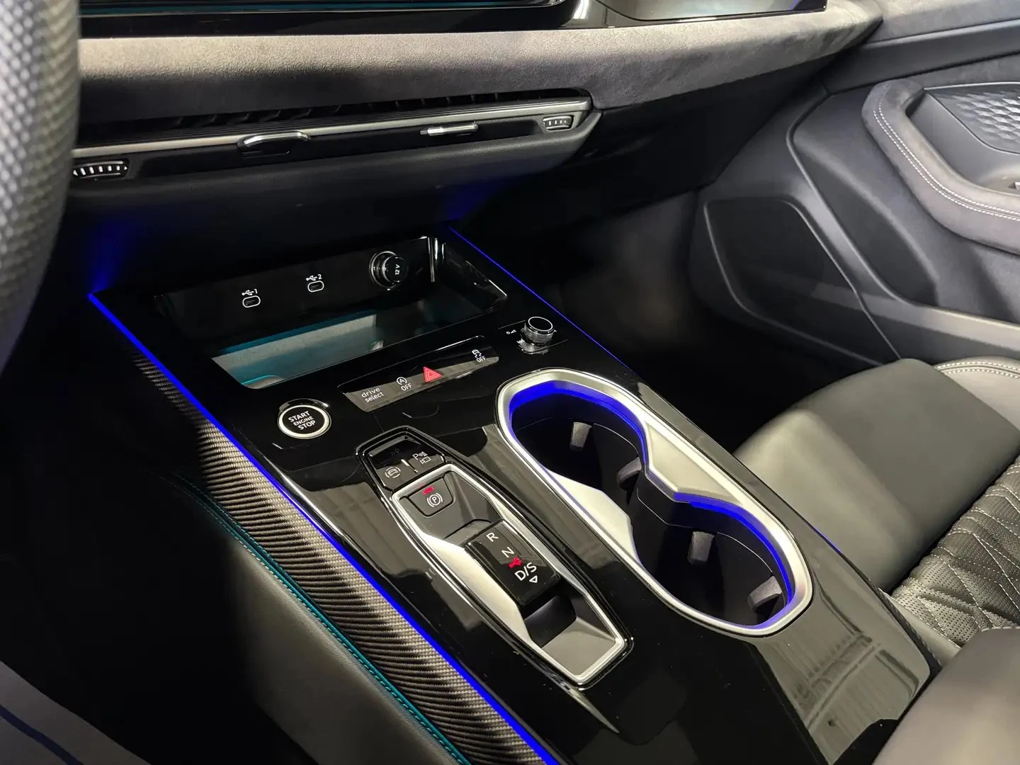 Audi A6 Technik S Line Цена до България & АвтоКредит, снимка 15 - Автомобили и джипове - 56131353