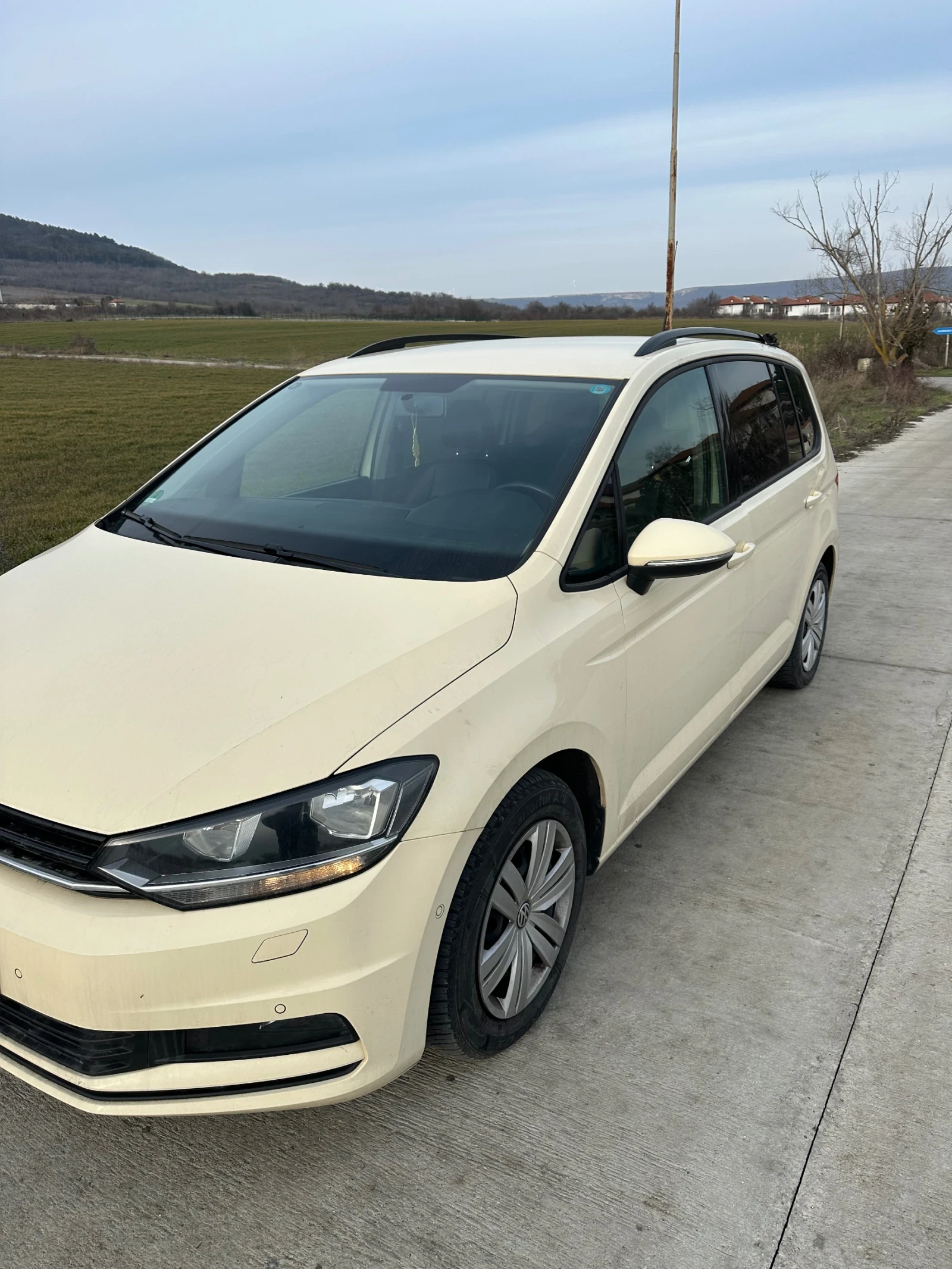 VW Touran Ван, снимка 10 - Автомобили и джипове - 56210250