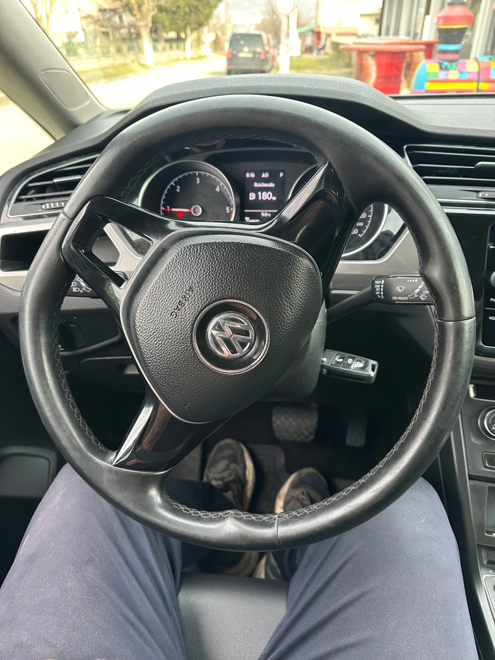 VW Touran Ван, снимка 6 - Автомобили и джипове - 56210250