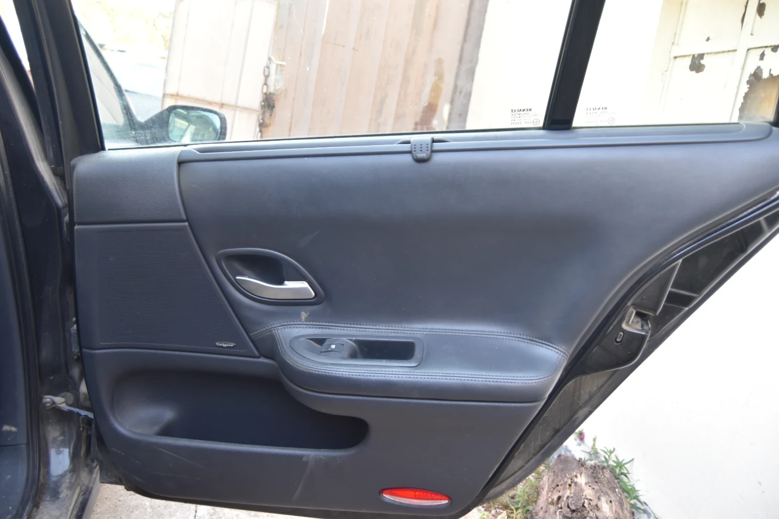 Renault Laguna 2.0 dci, снимка 11 - Автомобили и джипове - 56351100