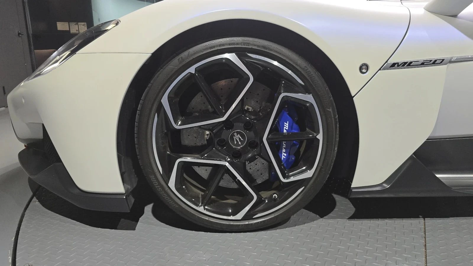 Maserati MC20, снимка 5 - Автомобили и джипове - 56686145