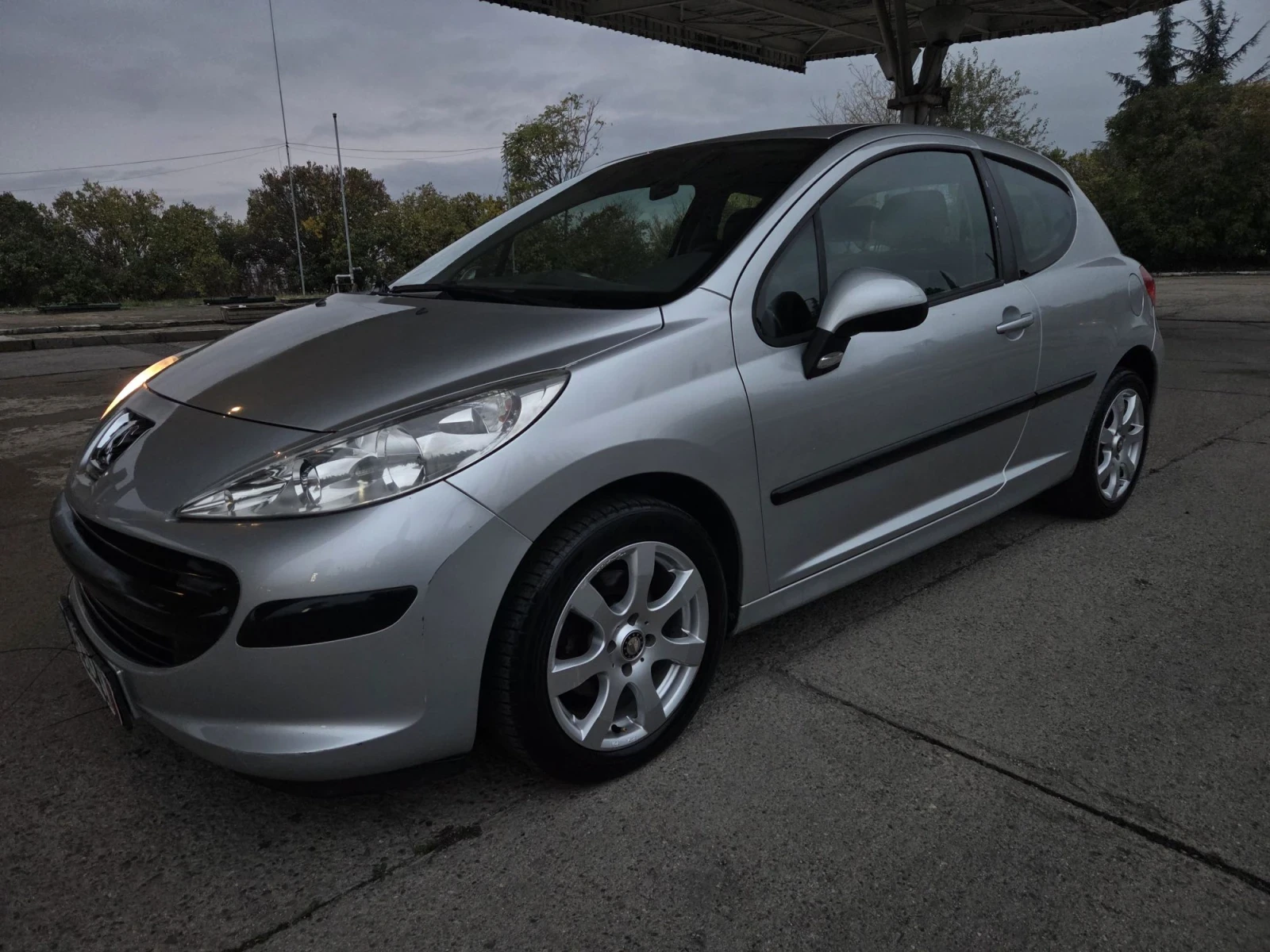 Peugeot 207 1, 6 hdi 90 hp, снимка 6 - Автомобили и джипове - 56740029
