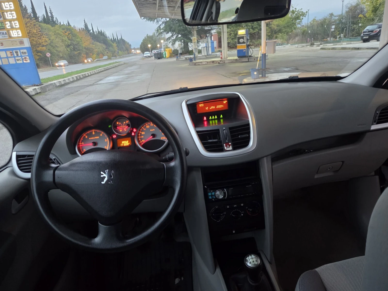 Peugeot 207 1, 6 hdi 90 hp, снимка 11 - Автомобили и джипове - 56740029