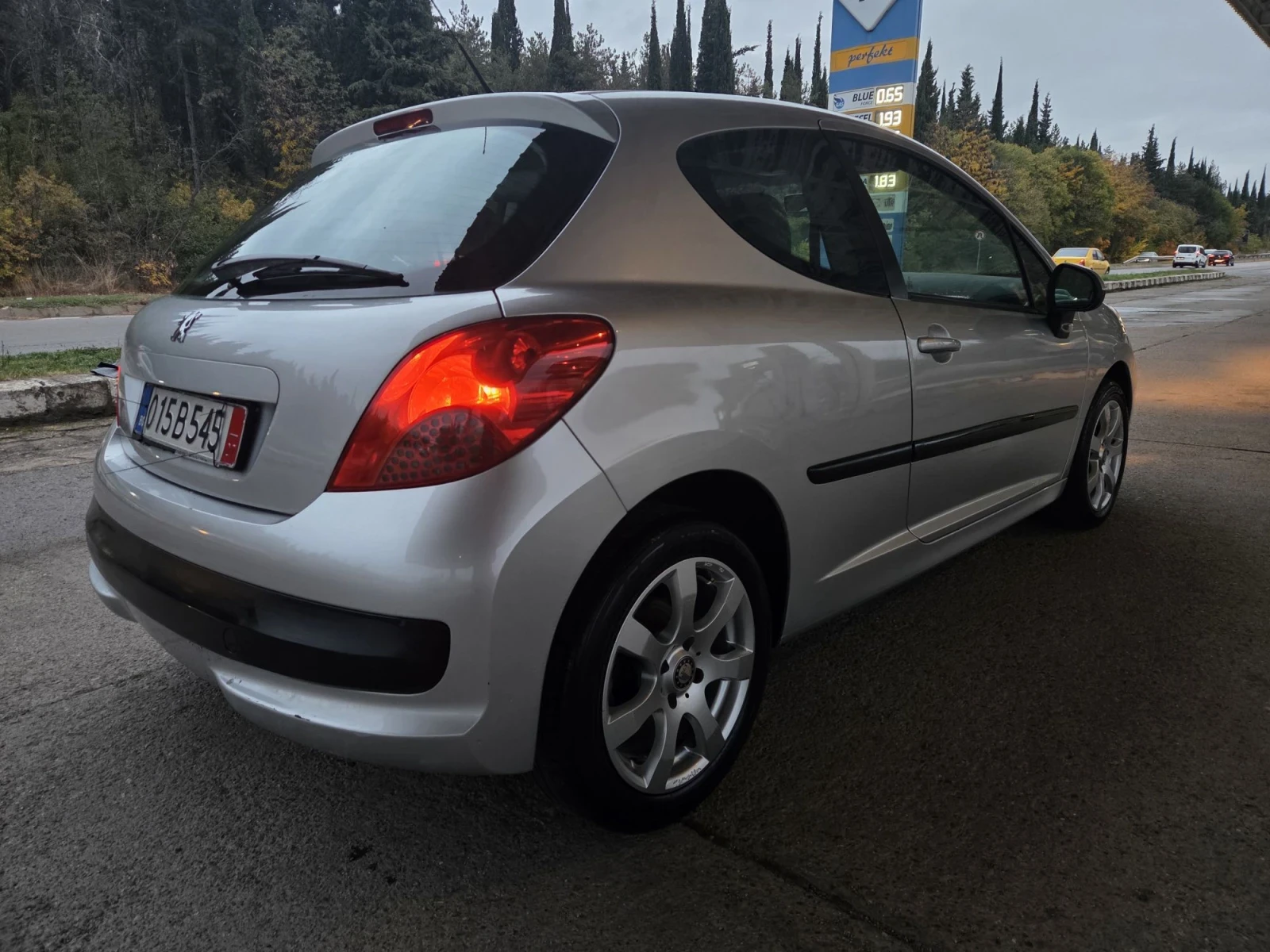 Peugeot 207 1, 6 hdi 90 hp, снимка 3 - Автомобили и джипове - 56740029