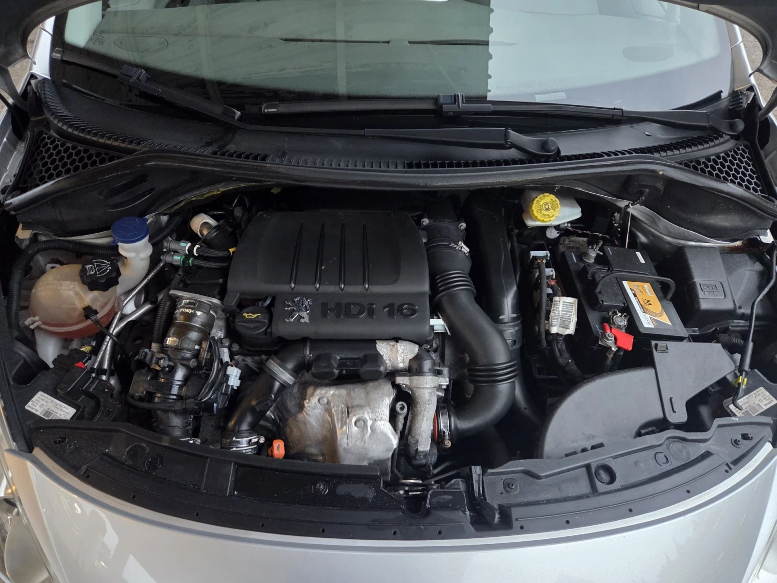 Peugeot 207 1, 6 hdi 90 hp, снимка 9 - Автомобили и джипове - 56740029