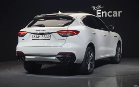 ����� �� �������� �� Maserati Levante GTS| B&W| ����| ALCANTARA| �����