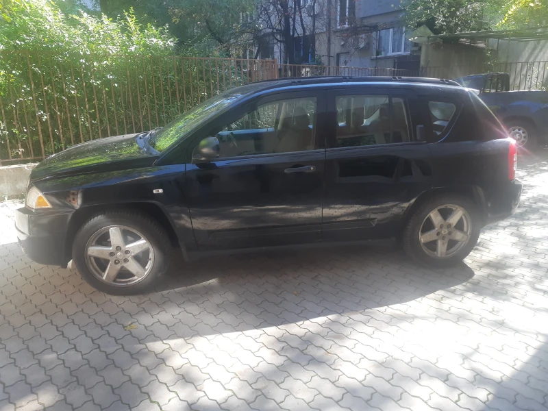 Jeep Compass, снимка 2 - Автомобили и джипове - 47668522