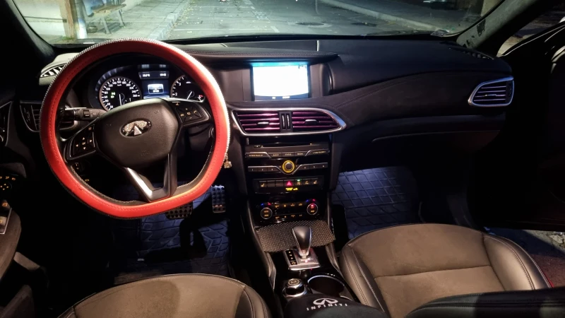 Infiniti Q30, снимка 7 - Автомобили и джипове - 48392811