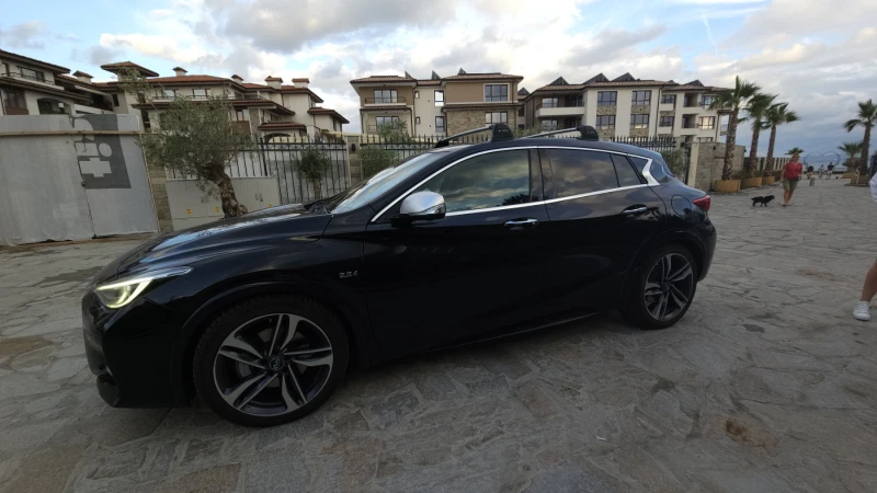 Infiniti Q30, снимка 2 - Автомобили и джипове - 48392811