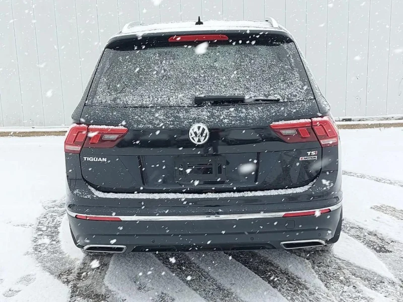 VW Tiguan Highline* 4motion* Fender* Подгреви* 360, снимка 4 - Автомобили и джипове - 53121636