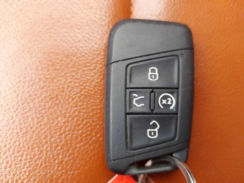 VW Tiguan Highline* 4motion* Fender* Подгреви* 360, снимка 12 - Автомобили и джипове - 53121636