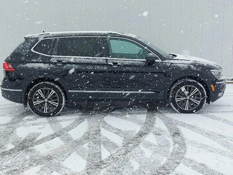 VW Tiguan Highline* 4motion* Fender* Подгреви* 360, снимка 2 - Автомобили и джипове - 53121636