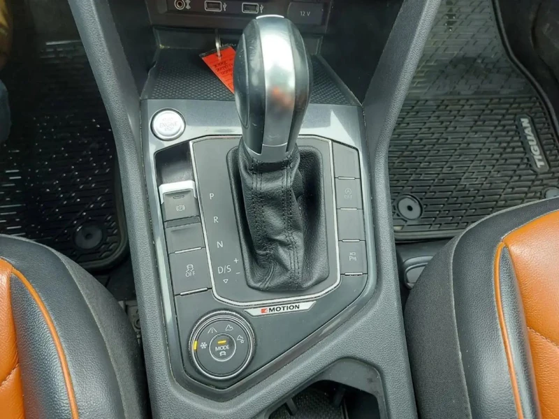 VW Tiguan Highline* 4motion* Fender* Подгреви* 360, снимка 16 - Автомобили и джипове - 53121636