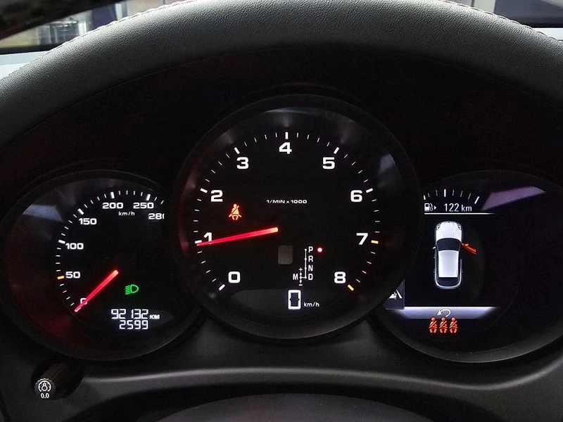 Porsche Macan 2.0| 248к.с.| ВКЛ.ТЕХНОТЕСТ, снимка 8 - Автомобили и джипове - 55372262