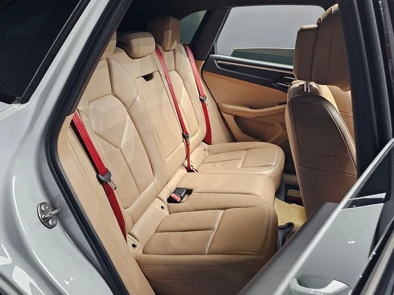 Porsche Macan 2.0| 248к.с.| ВКЛ.ТЕХНОТЕСТ, снимка 11 - Автомобили и джипове - 55372262