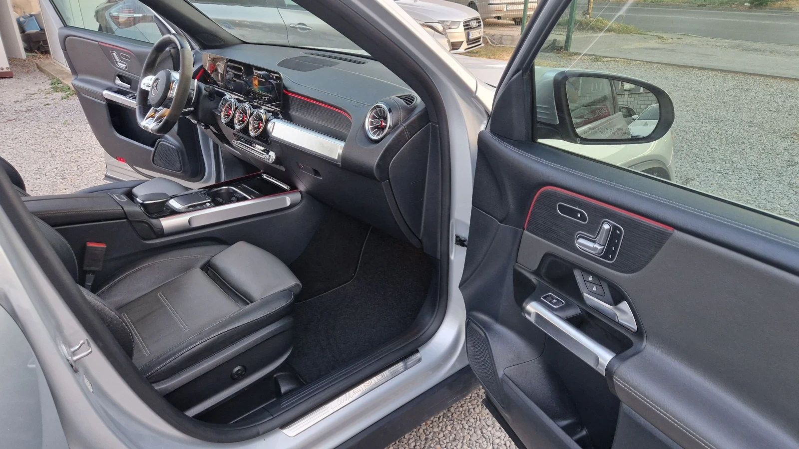 Mercedes-Benz GLB 35 AMG 4 MATIK 6+ 1   | Mobile.bg   13