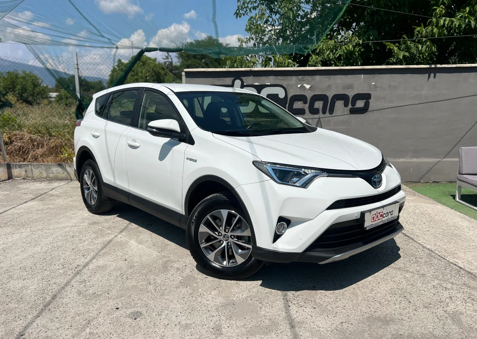 Toyota Rav4 2.5 VVTI HYBRID 2WD - изображение 2