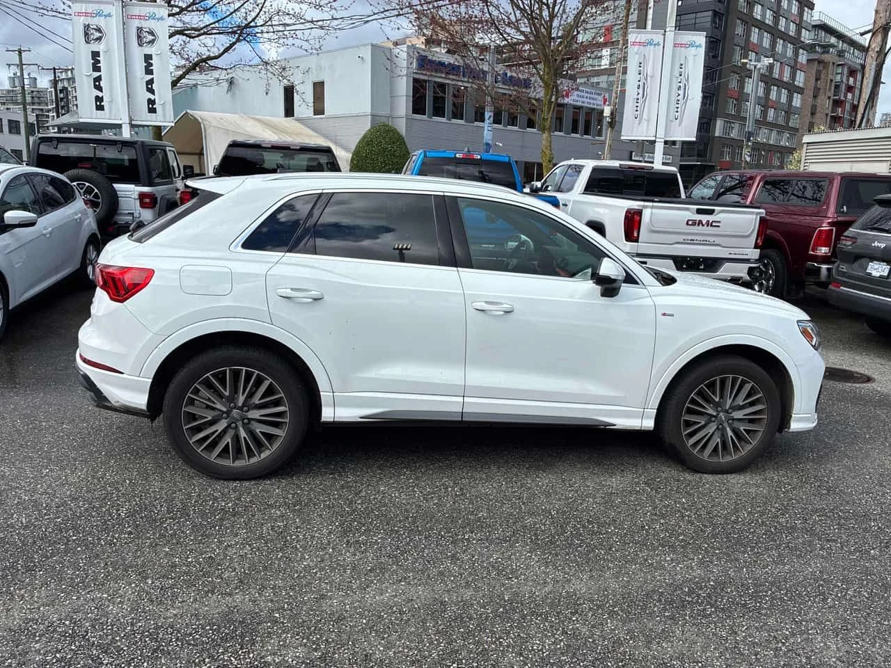 Audi Q3 * Progressiv * DIGITAL * ПРЕДСТАВИТЕЛСТВО * S-LINE, снимка 3 - Автомобили и джипове - 54084263