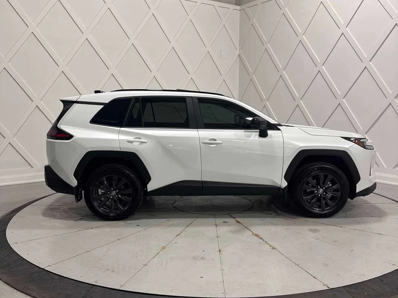 Toyota Rav4  AWD / CARFAX / АВТОКРЕДИТ, снимка 3 - Автомобили и джипове - 54761024