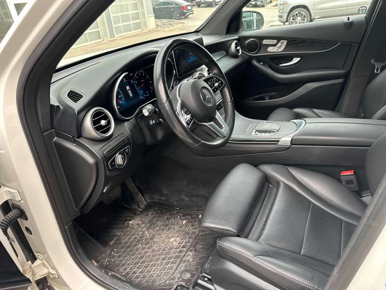 Mercedes-Benz GLC 300 4MATIC* DISTRONIC* 360* ДИГИТАЛНО ТАБЛО* , снимка 5 - Автомобили и джипове - 54824962