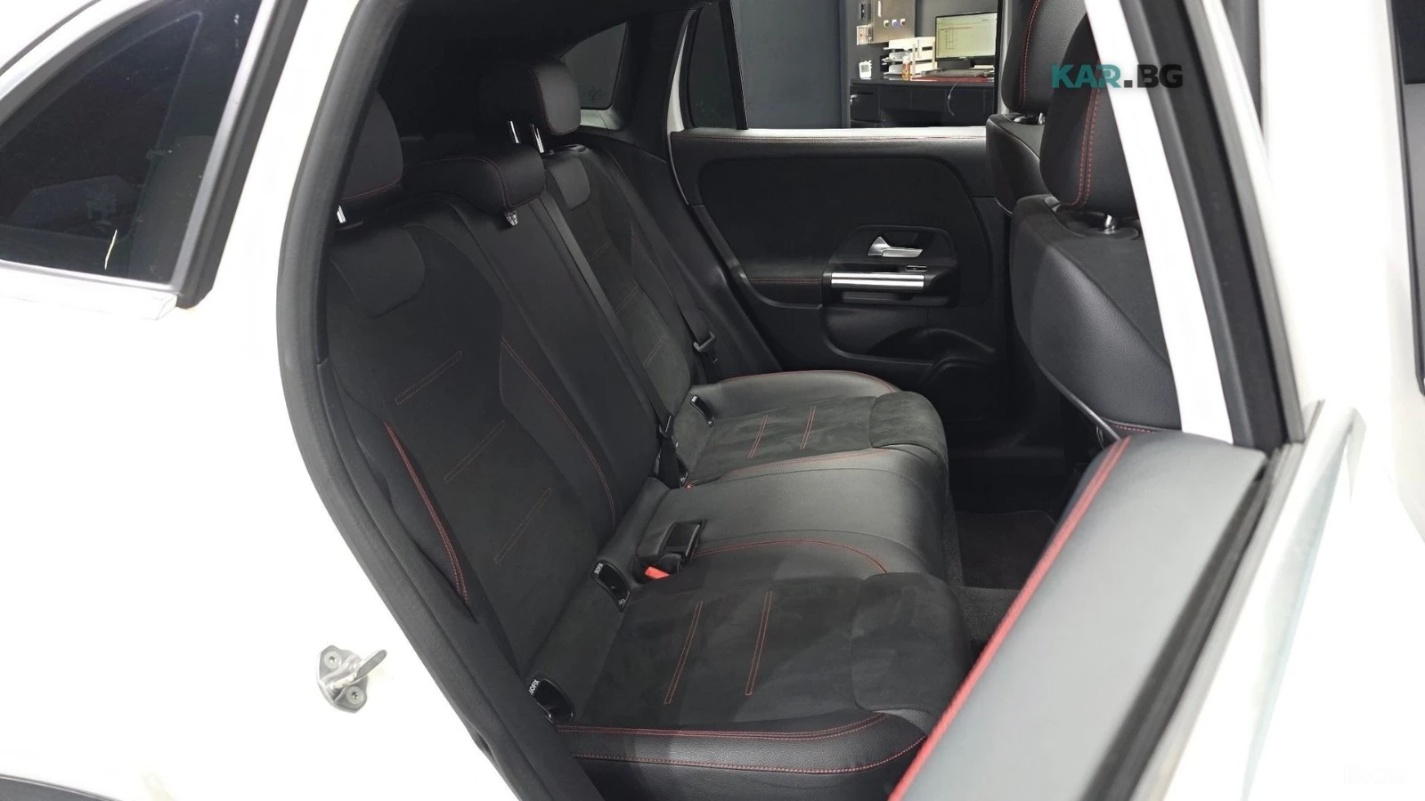 Mercedes-Benz GLA 250 * 4MATIC* КОЖА* ПОДГРЕВ* ПАНОРАМА* КАМЕРА* NAVI* L, снимка 11 - Автомобили и джипове - 54892609