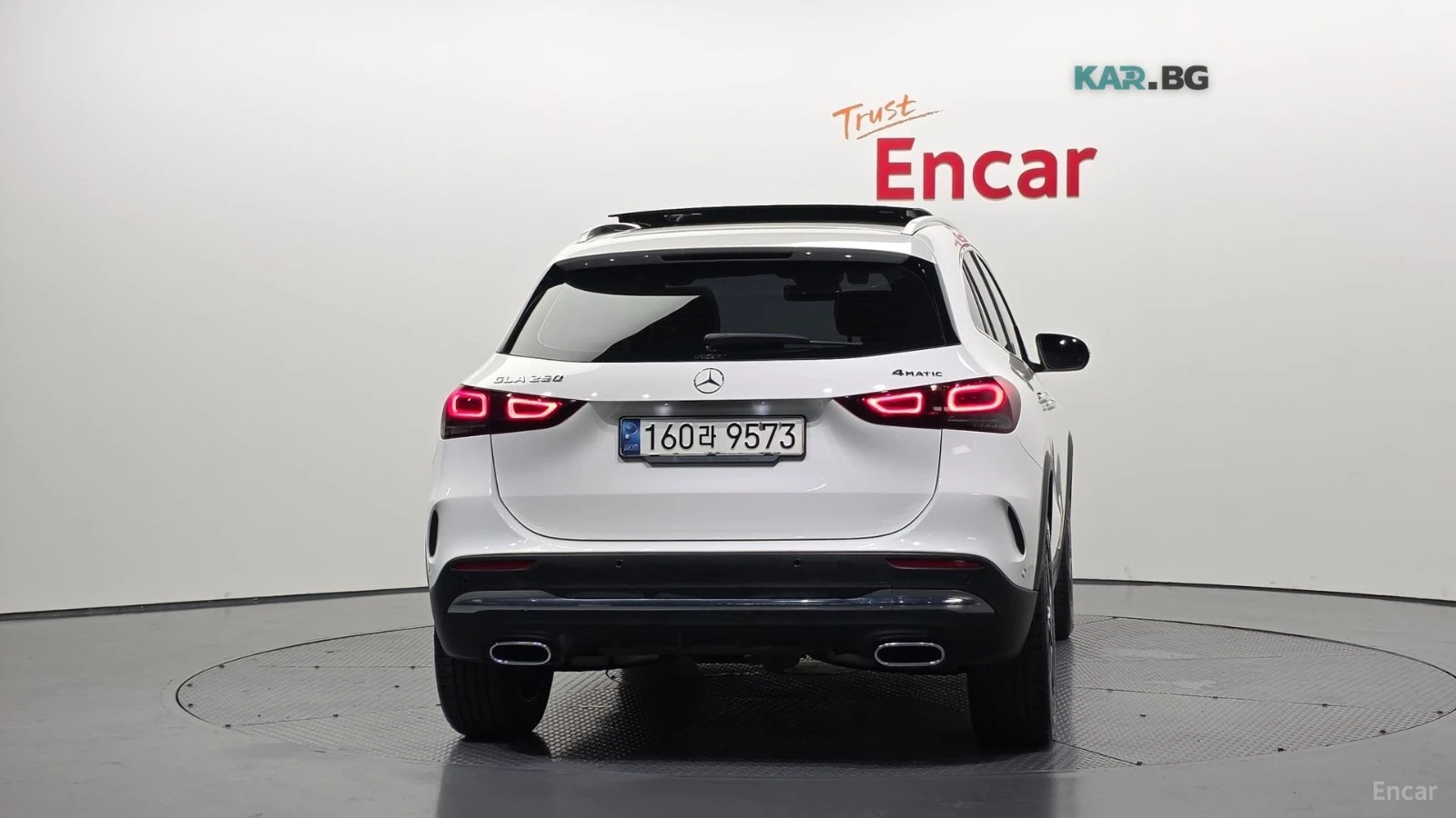 Mercedes-Benz GLA 250 * 4MATIC* КОЖА* ПОДГРЕВ* ПАНОРАМА* КАМЕРА* NAVI* L, снимка 4 - Автомобили и джипове - 54892609