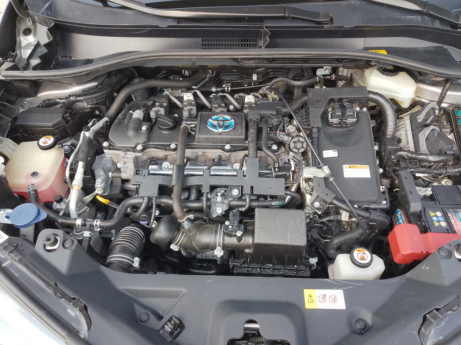 Toyota C-HR 1.8 HYBRID/FULL, снимка 16 - Автомобили и джипове - 55829034
