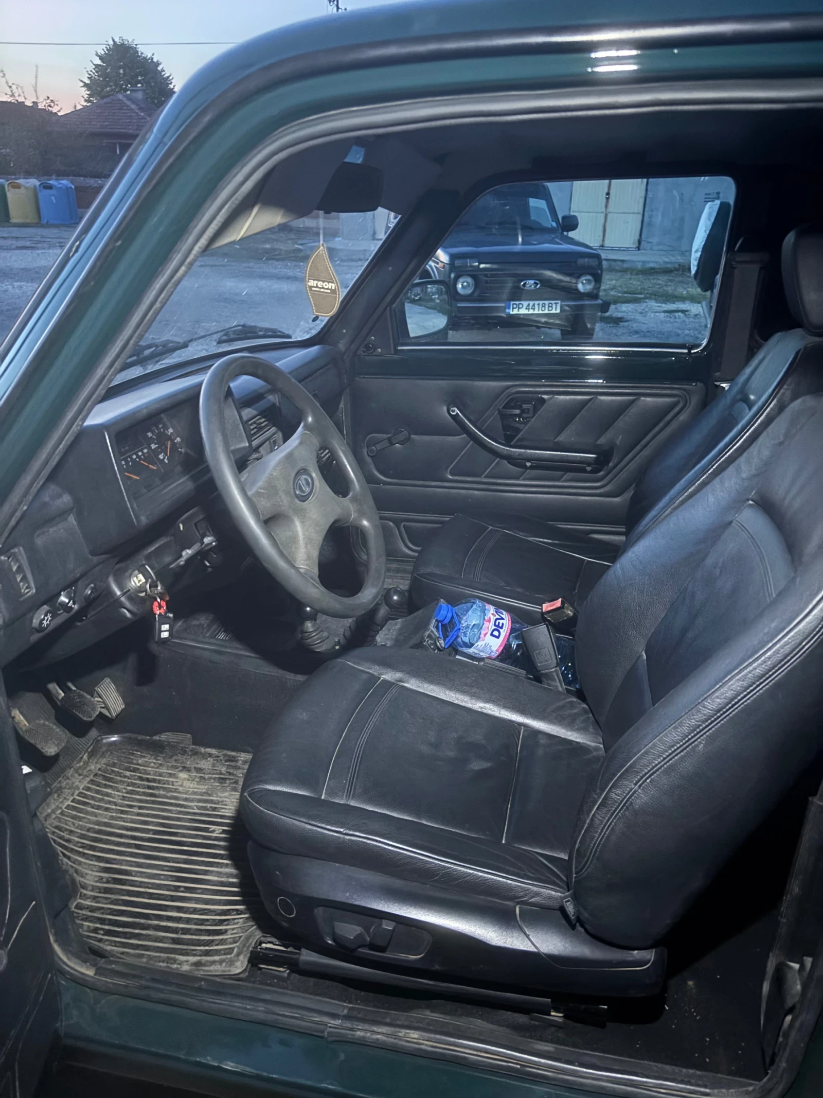 Lada Niva 1.7i, снимка 3 - Автомобили и джипове - 56132862