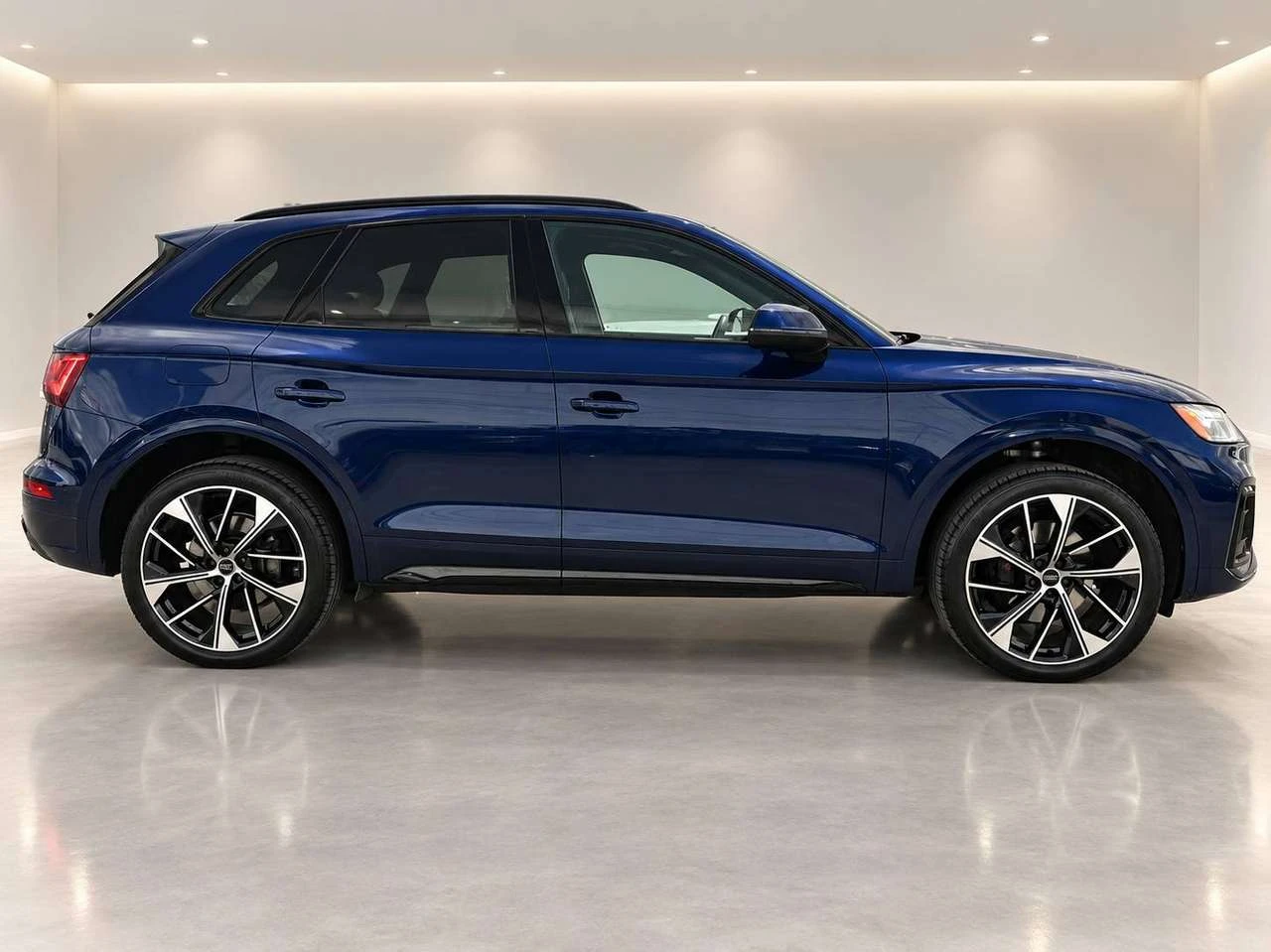 Audi SQ5 Progressiv, снимка 5 - Автомобили и джипове - 56677771