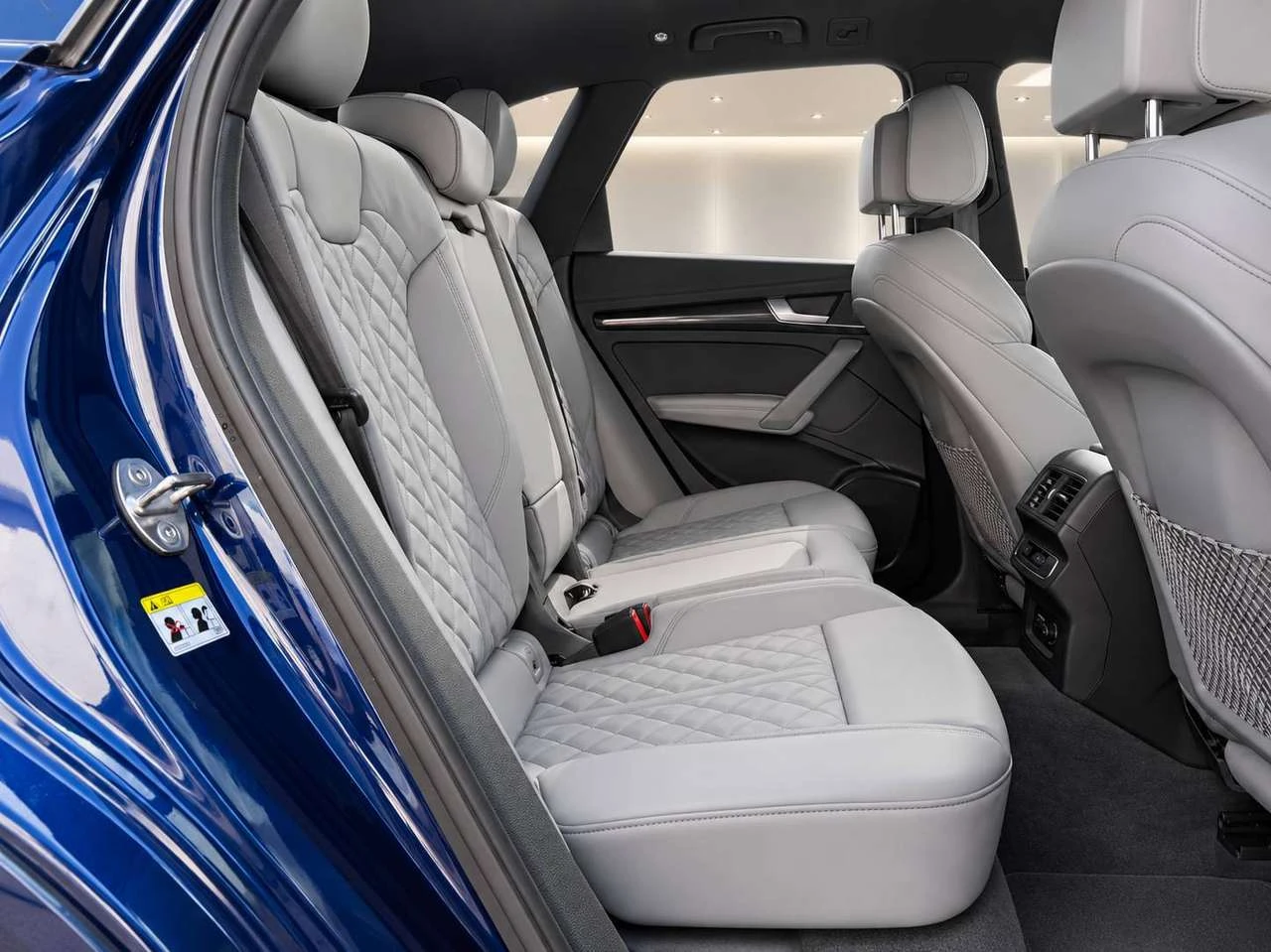 Audi SQ5 Progressiv, снимка 10 - Автомобили и джипове - 56677771