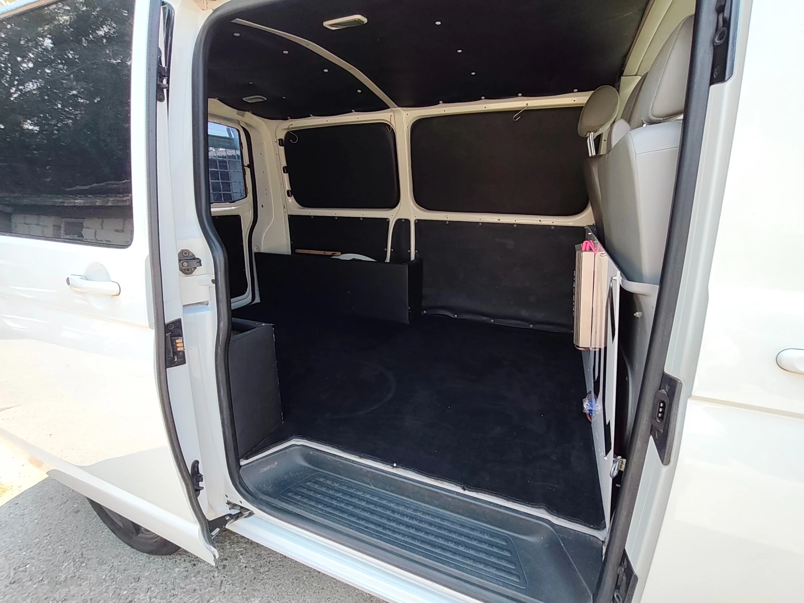 VW Transporter 1.9TDI КЛИМА, снимка 11 - Бусове и автобуси - 55543345