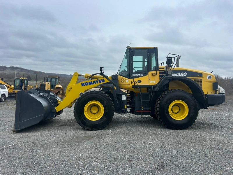 Челен товарач Komatsu WA 380-7 ЛИЗИНГ, снимка 4 - Индустриална техника - 52727123