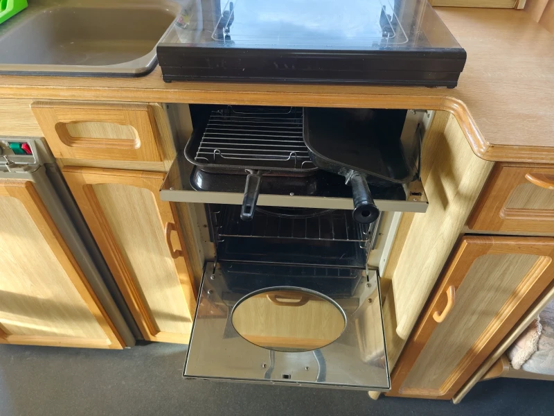 Каравана Eldis, снимка 10 - Каравани и кемпери - 52578851