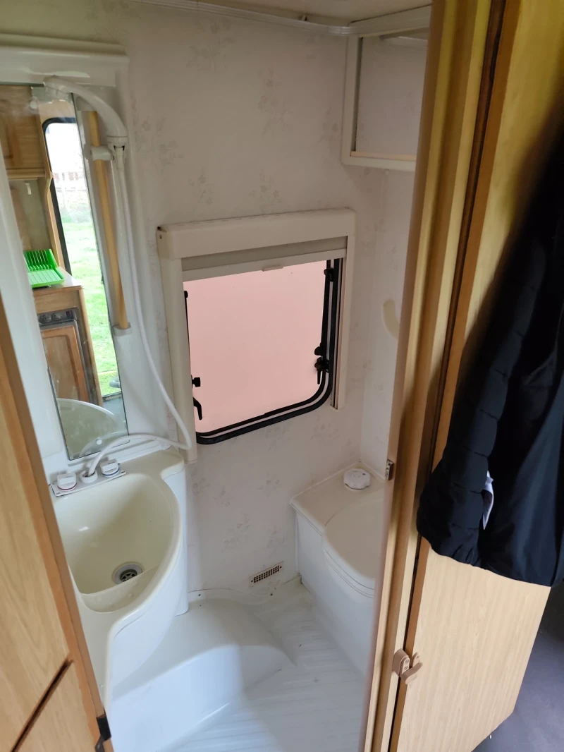 Каравана Eldis, снимка 16 - Каравани и кемпери - 52578851