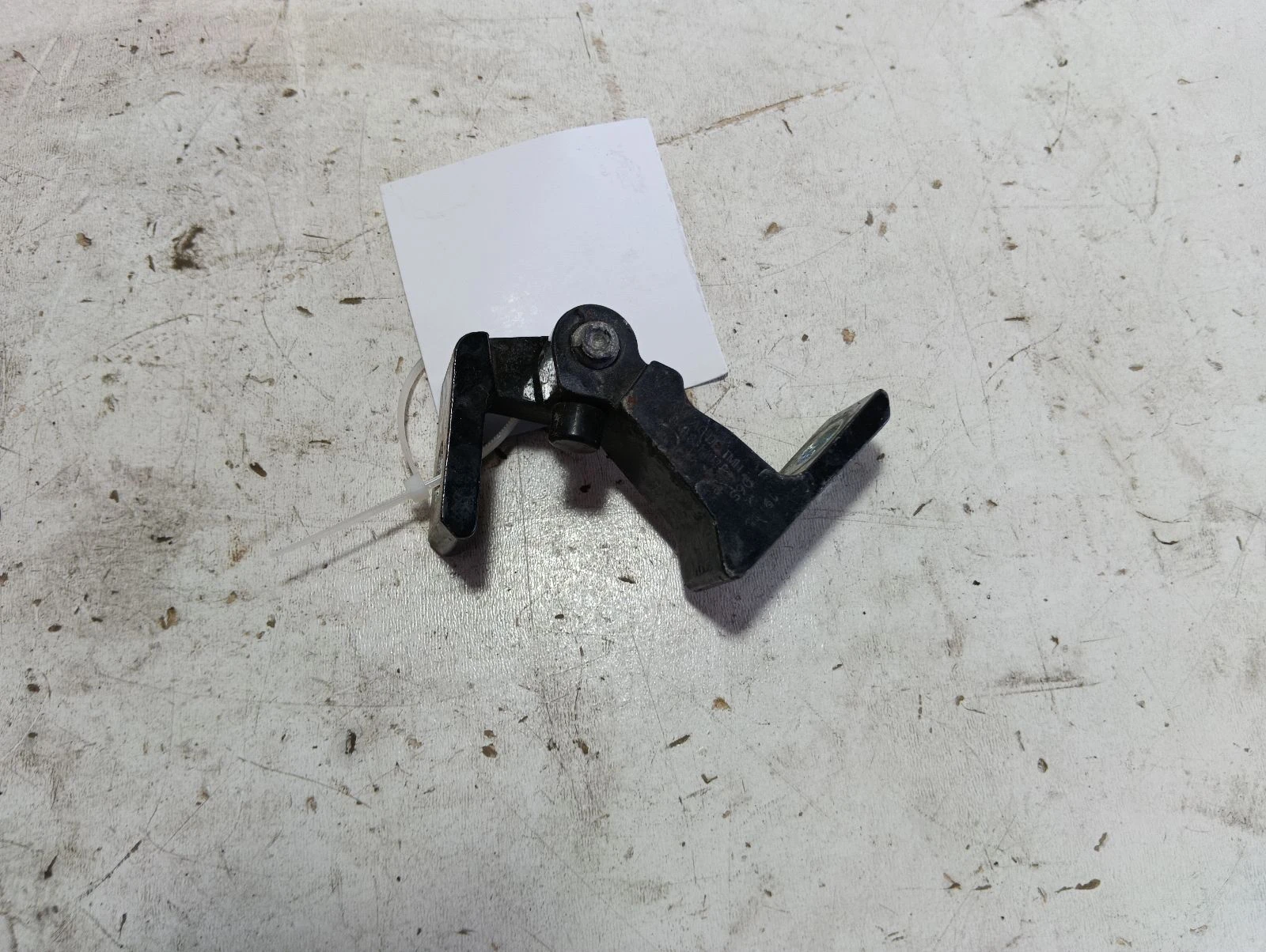 панта задна дясна врата 8K0831402E Skoda Octavia