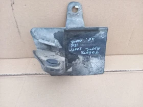 Калобран заден десен Тойота Аурис 1.6Б 