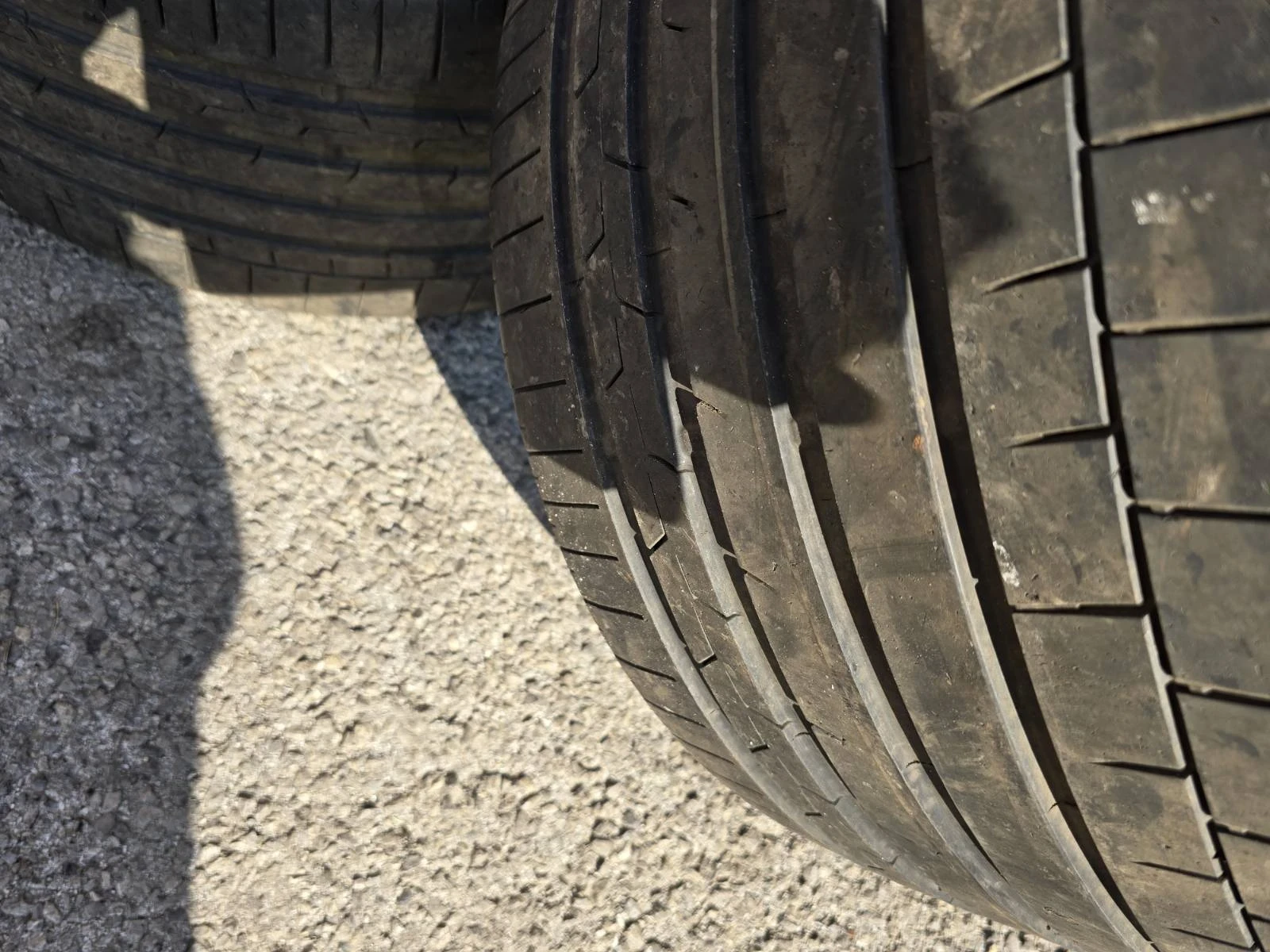 Гуми Летни 325/30R21, снимка 3 - Гуми и джанти - 54708272