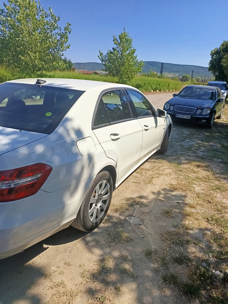 Mercedes-Benz E 200 Лек, снимка 5 - Автомобили и джипове - 46413072