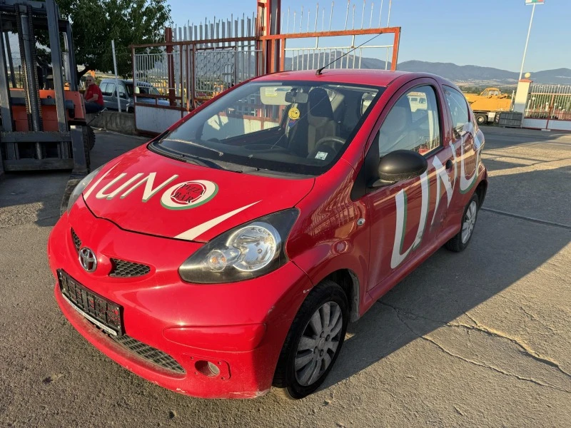 Toyota Aygo 1.0, снимка 2 - Автомобили и джипове - 46763861