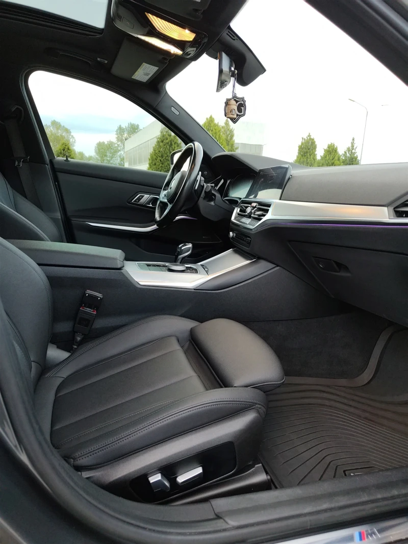 BMW 330 Xdrive M sport /shadow line/, снимка 13 - Автомобили и джипове - 52388852