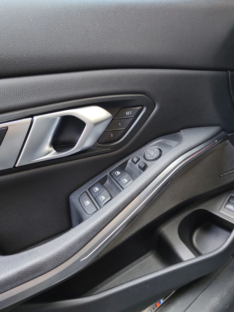 BMW 330 Xdrive M sport /shadow line/, снимка 17 - Автомобили и джипове - 52388852