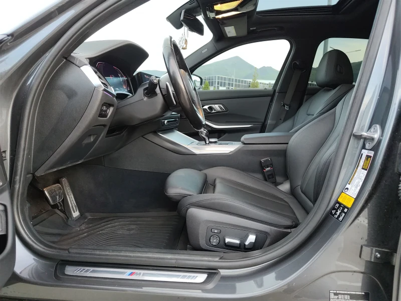 BMW 330 Xdrive M sport /shadow line/, снимка 12 - Автомобили и джипове - 52388852