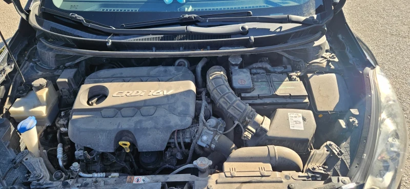 Hyundai I30 1.7 CRDI, снимка 14 - Автомобили и джипове - 52264127