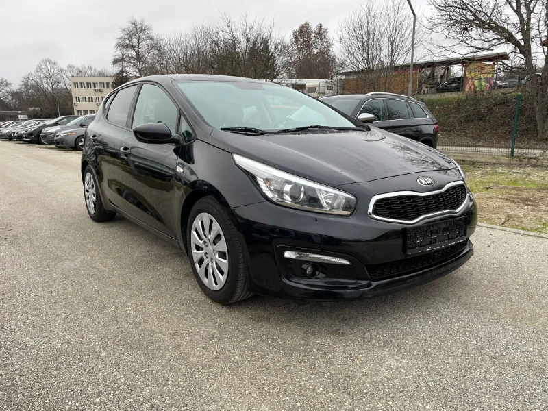Kia Ceed 1.6 135k бензин , снимка 2 - Автомобили и джипове - 52886451