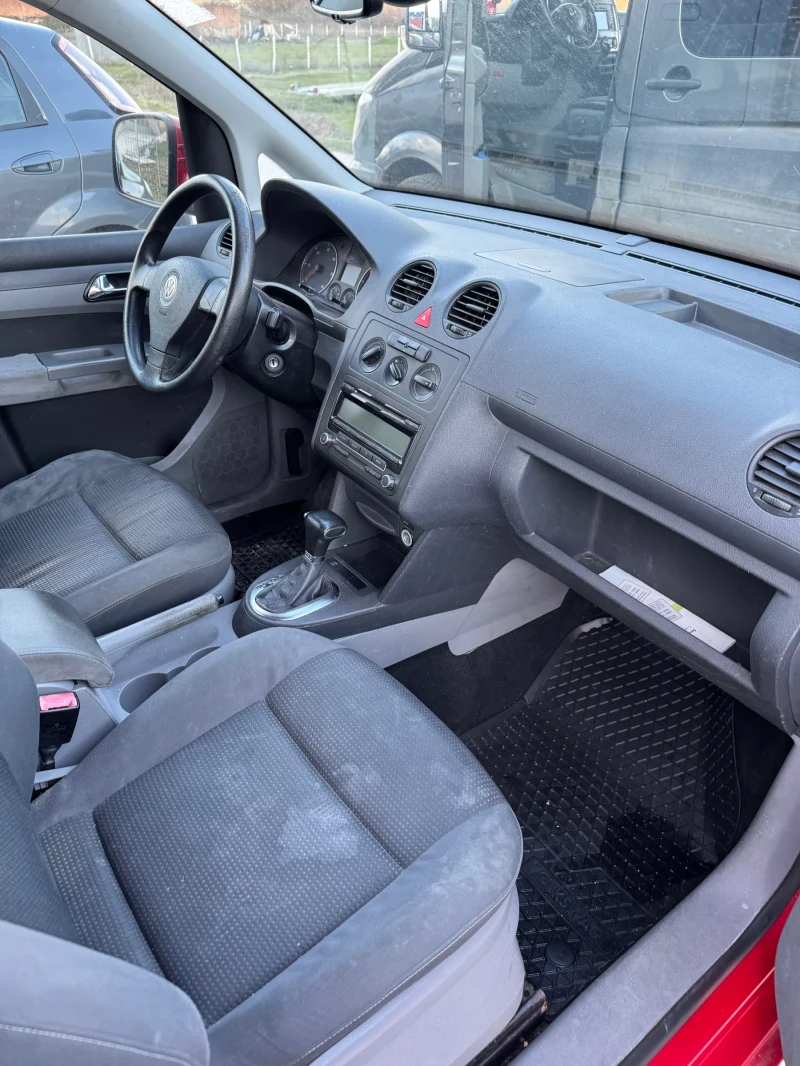 VW Caddy 1.9 тди автомат, снимка 4 - Автомобили и джипове - 53406038