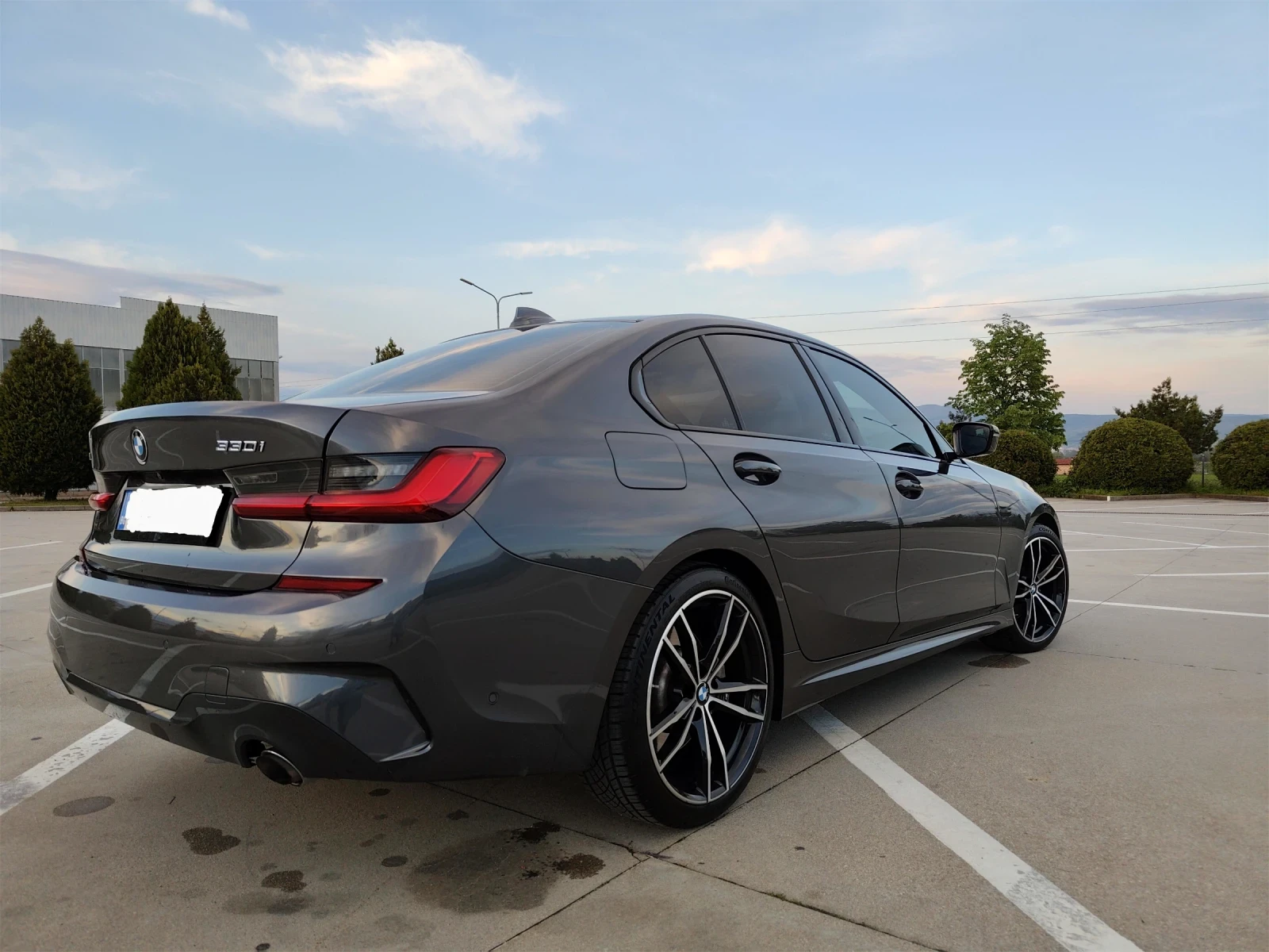 BMW 330 Xdrive M sport /shadow line/ - изображение 2