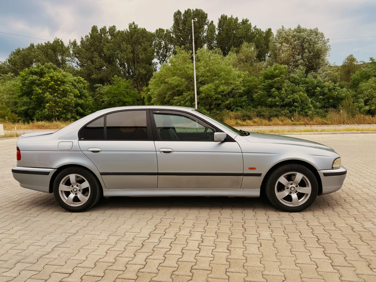 BMW 520  - изображение 2