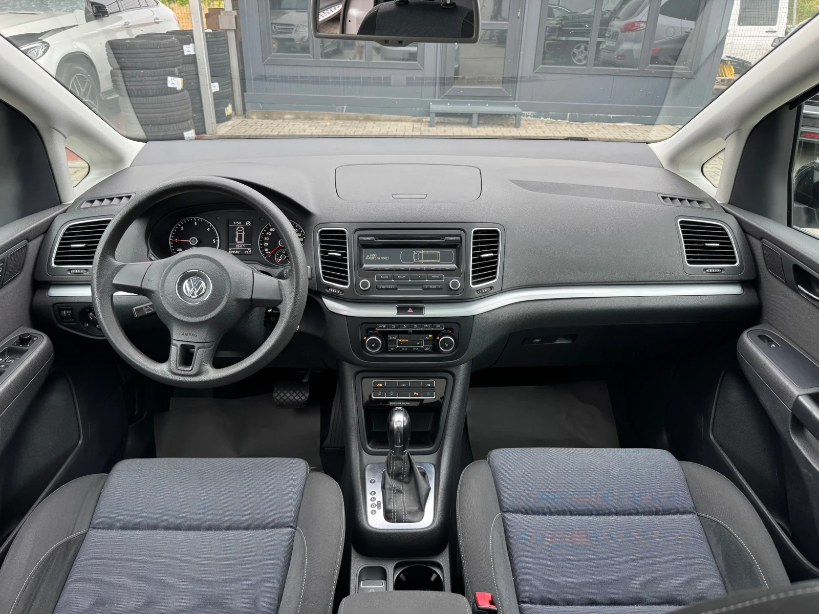 VW Sharan 2.0TDI#LED#PANORAMA#ЕЛ.ВРАТИ#АВТОМАТ#АВТОПИЛОТ - изображение 10