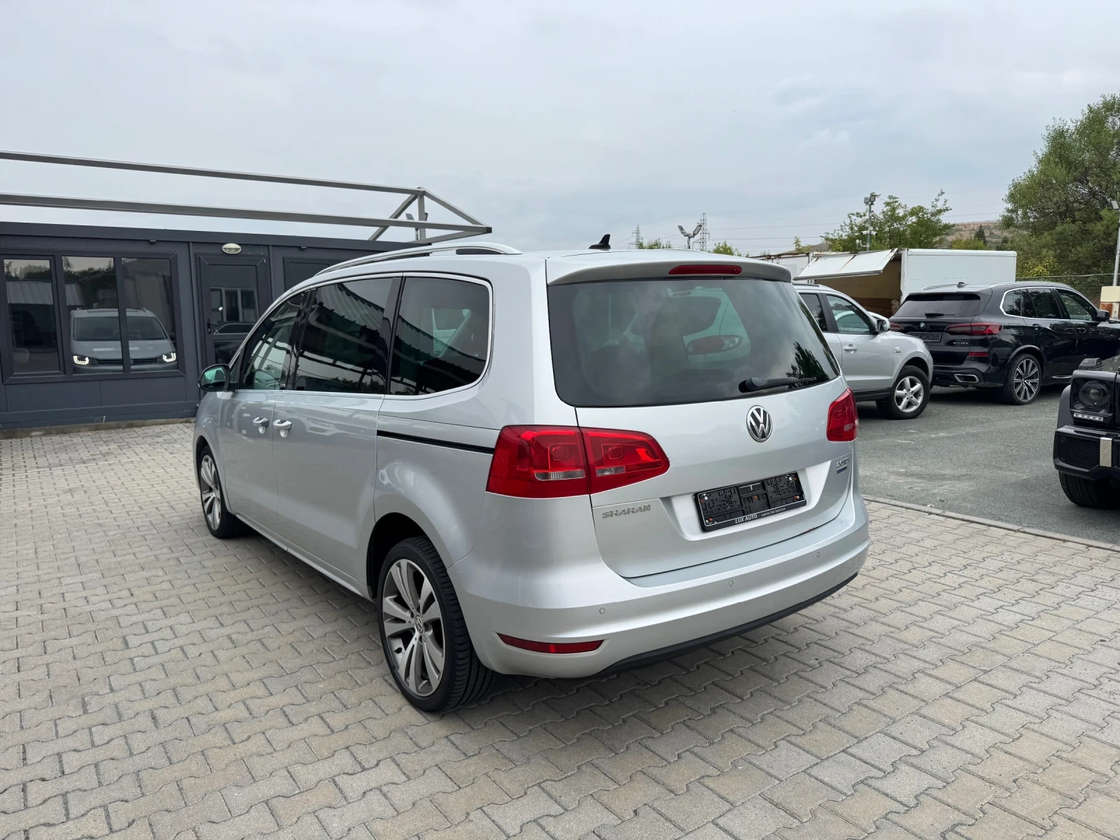 VW Sharan 2.0TDI#LED#PANORAMA#ЕЛ.ВРАТИ#АВТОМАТ#АВТОПИЛОТ - изображение 3