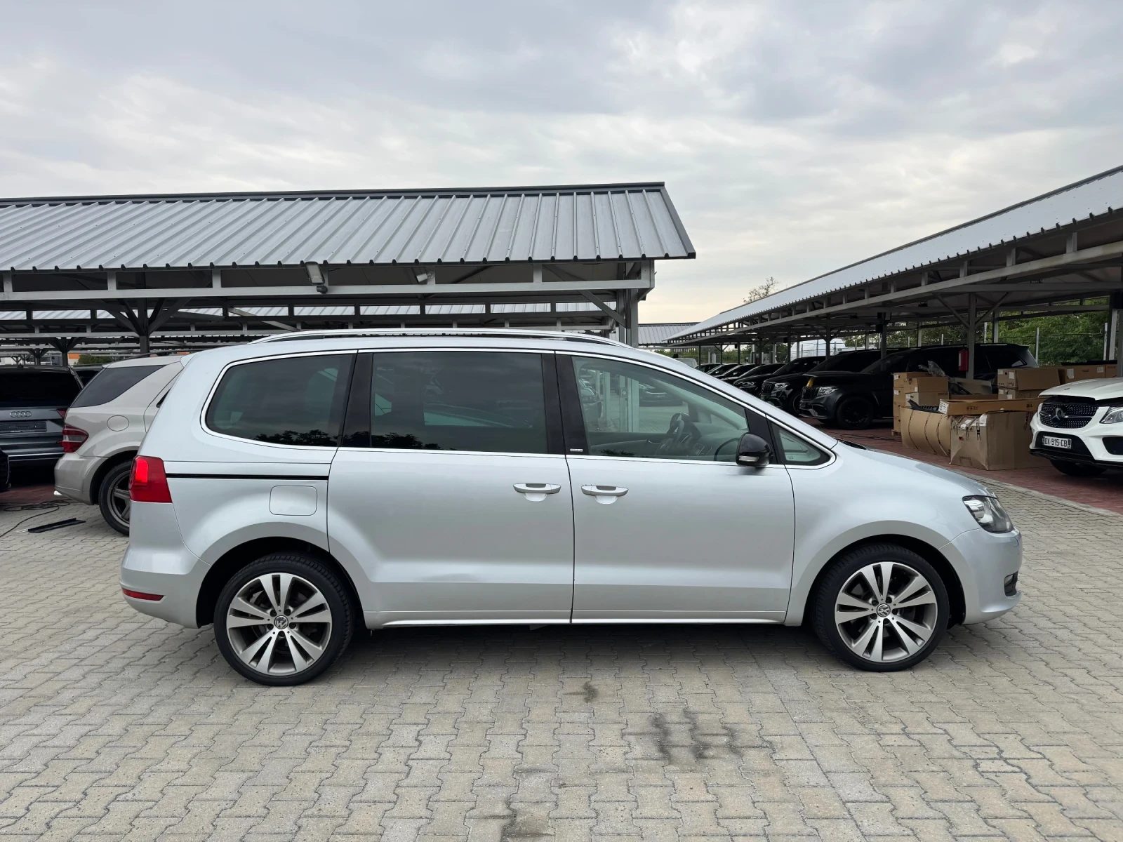 VW Sharan 2.0TDI#LED#PANORAMA#ЕЛ.ВРАТИ#АВТОМАТ#АВТОПИЛОТ - изображение 5